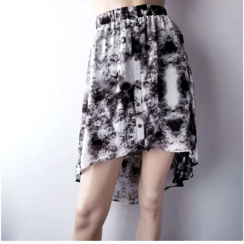 Forever21 High Low black and white abstract skirt